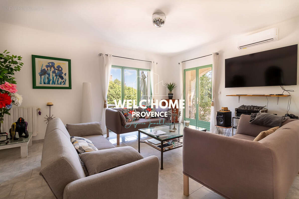 Salon Aile Gauche - Maison à AIX-EN-PROVENCE