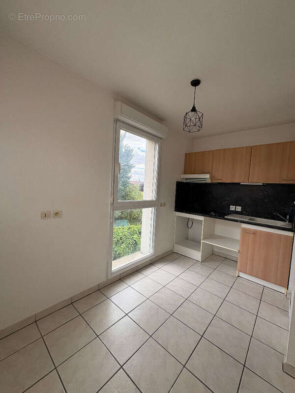 Appartement récent et sécurisé à  Somain - photo 3