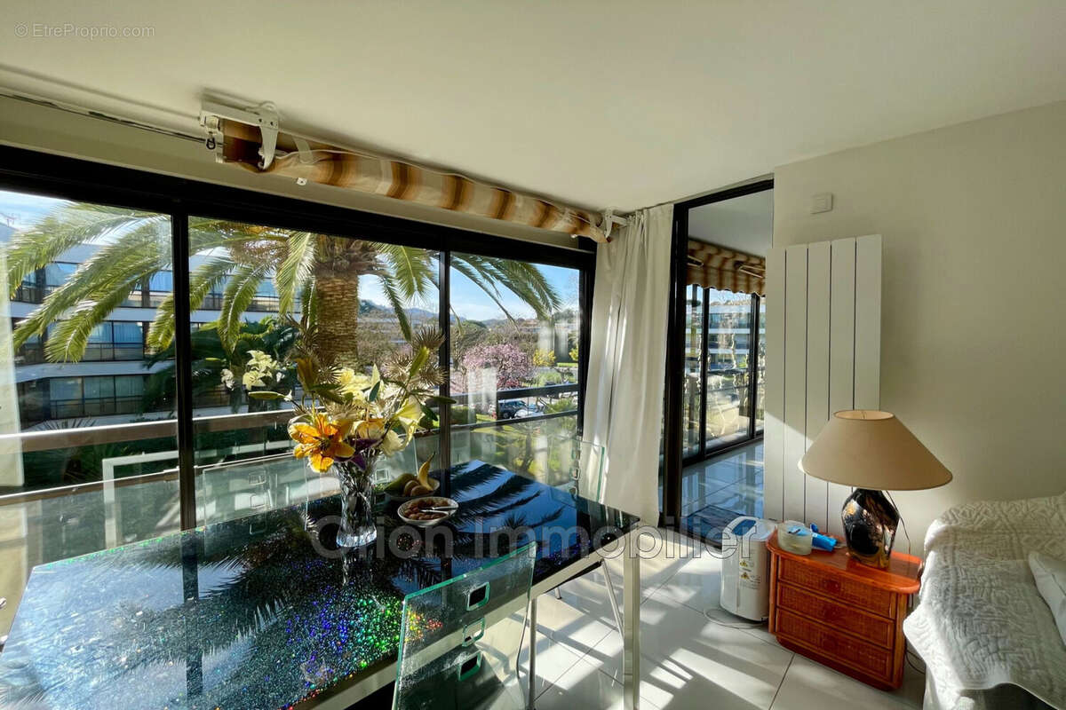 Appartement à MANDELIEU-LA-NAPOULE