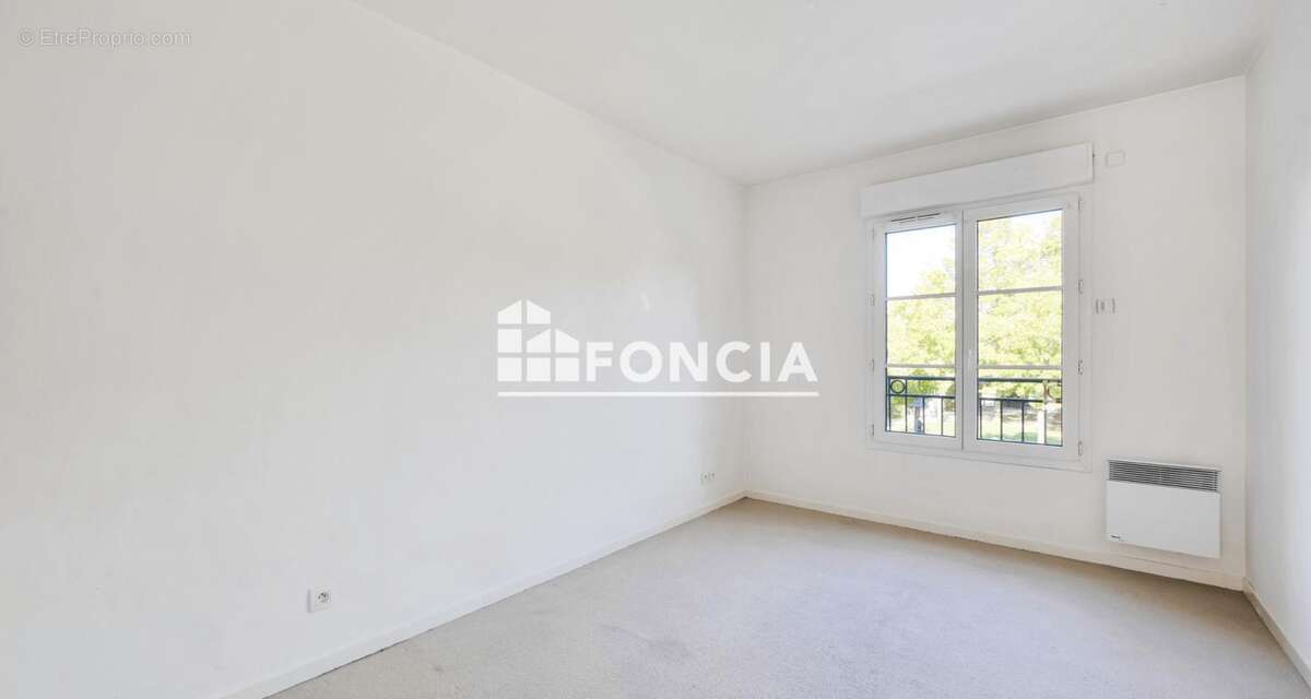 Appartement à LE PLESSIS-ROBINSON