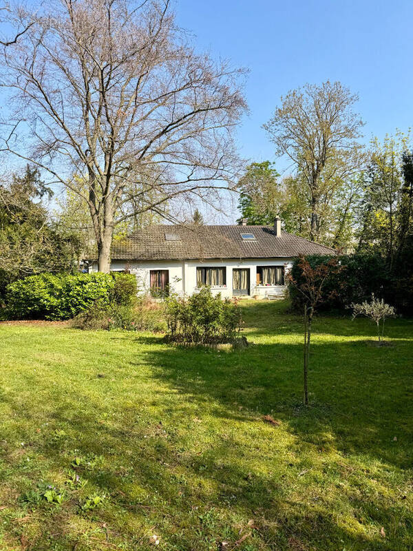 Maison à VILLE-D'AVRAY