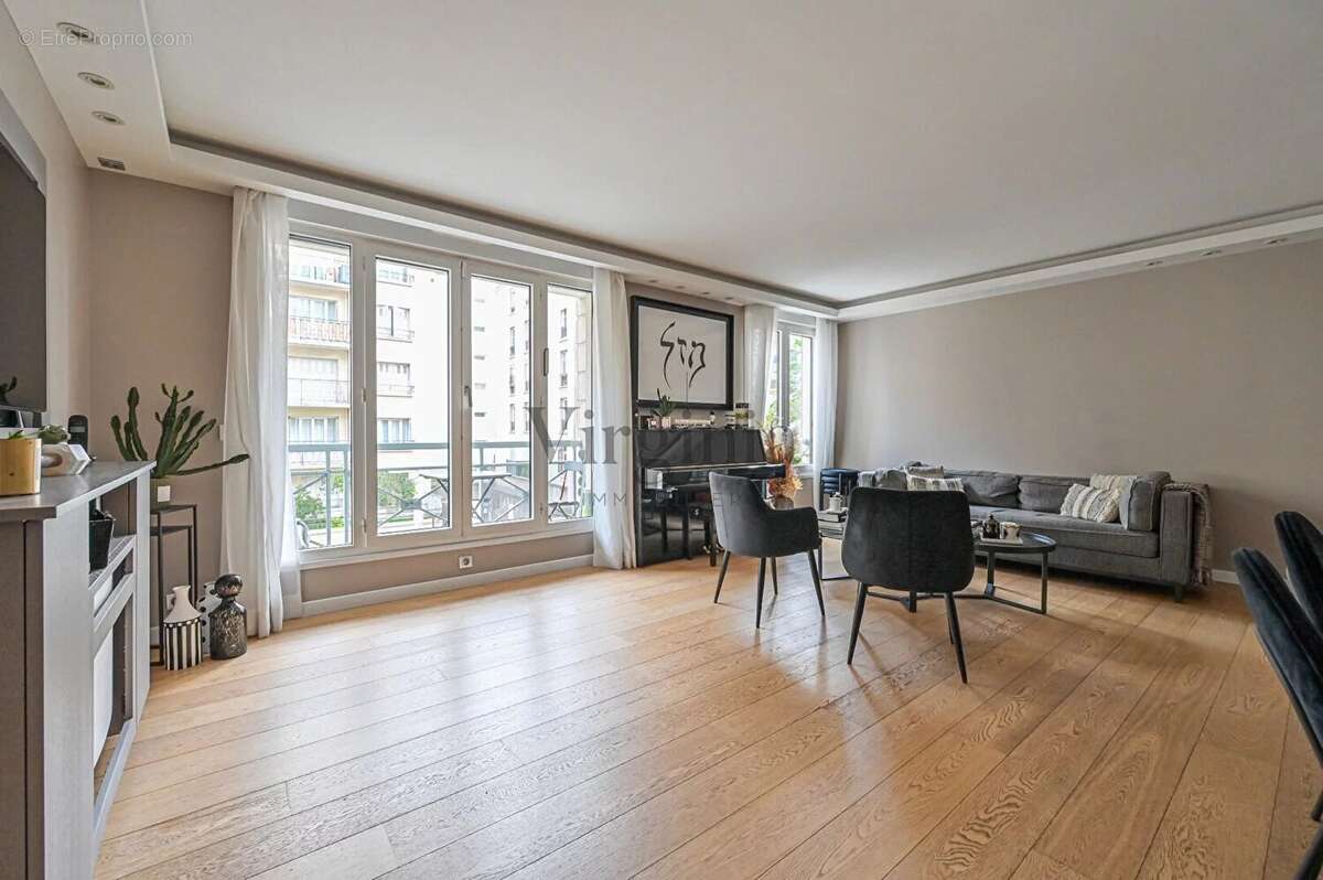 Appartement à CHARENTON-LE-PONT