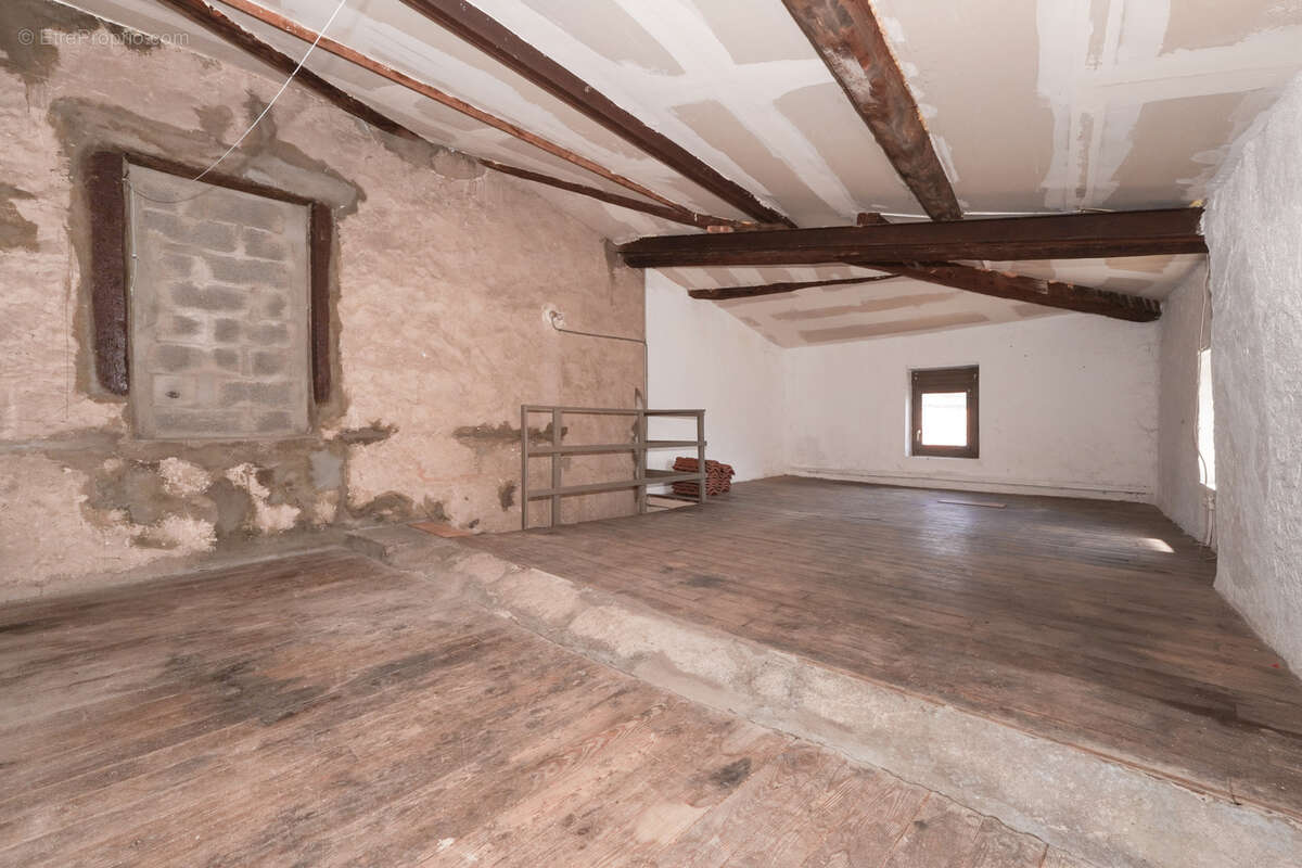 Maison à PONT-DU-CHATEAU