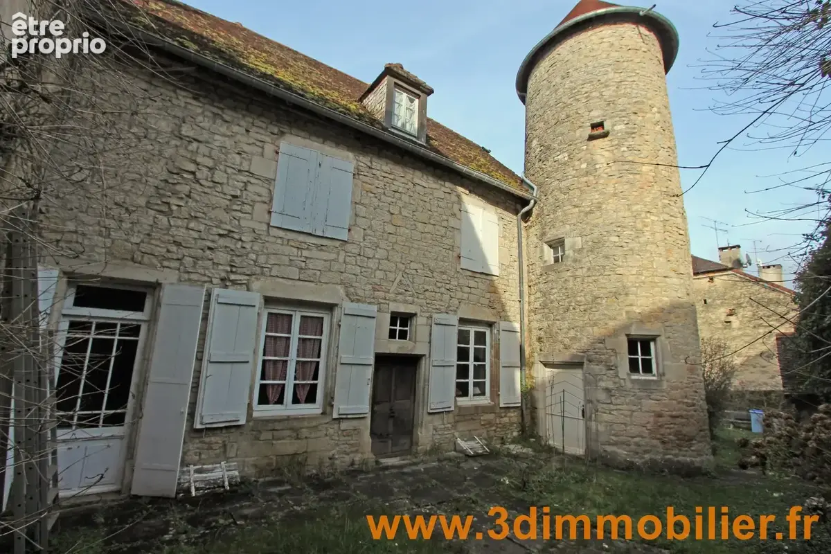 Maison à LONS-LE-SAUNIER
