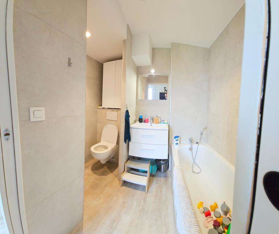 Appartement à CHAMPAGNE-AU-MONT-D'OR