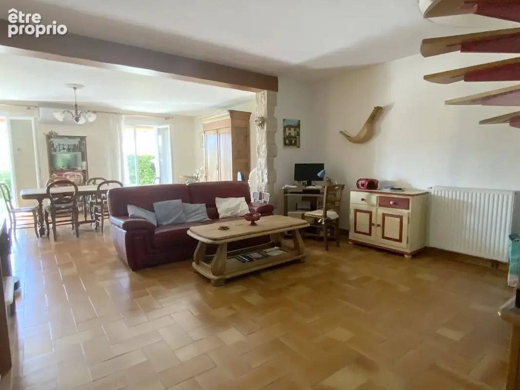 Maison de ville à pieds de tous commerces. - photo 10
