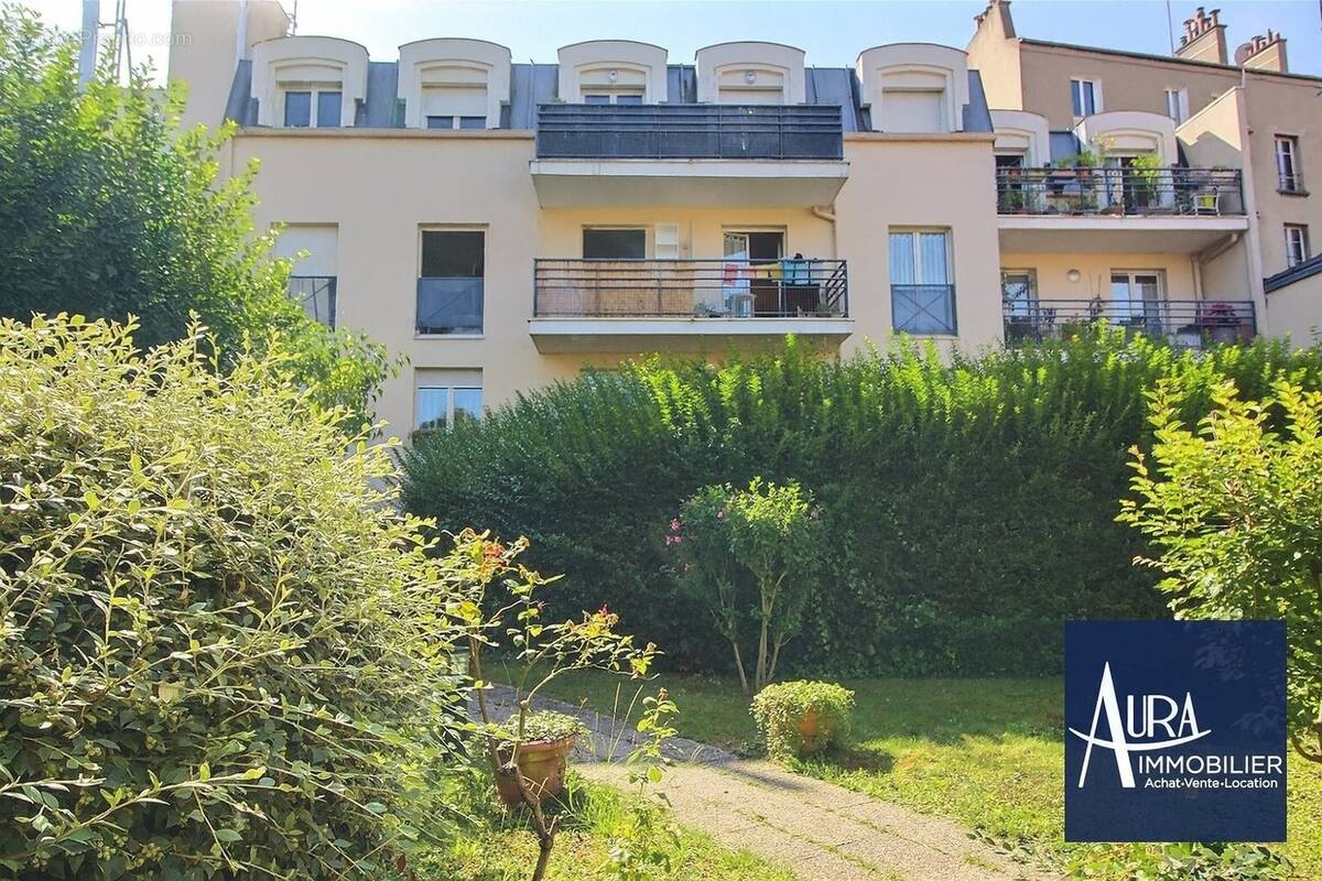 0_0013 - Appartement à LES LILAS