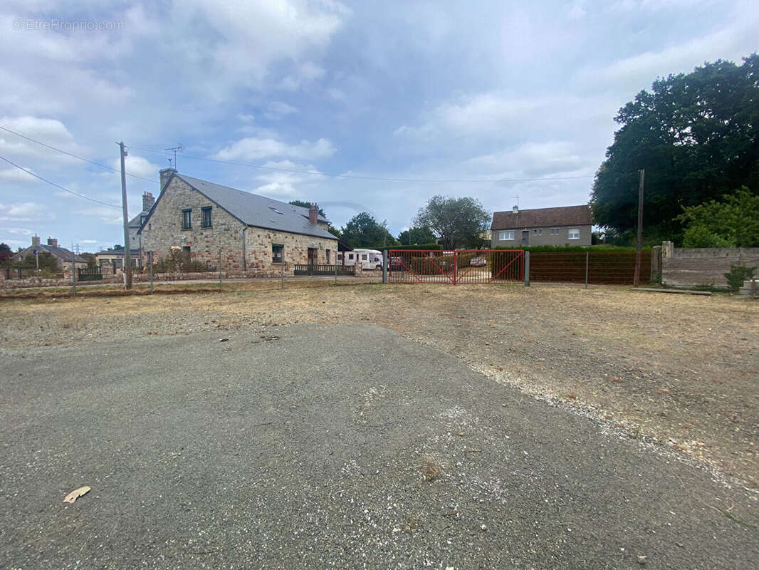 Commerce à DOMFRONT