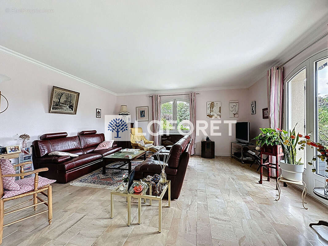 Maison à LE MESNIL-ESNARD