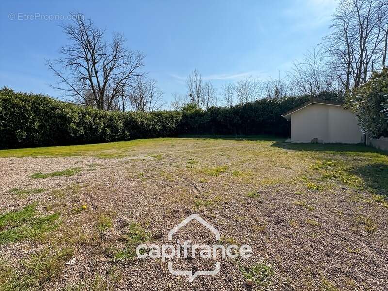 Maison à OUROUX-SUR-SAONE