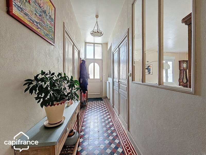 Maison 243 m² - Excellent état – 6 chambres – jardin, terrasse, garage – Thouars centre (79100) - photo 3