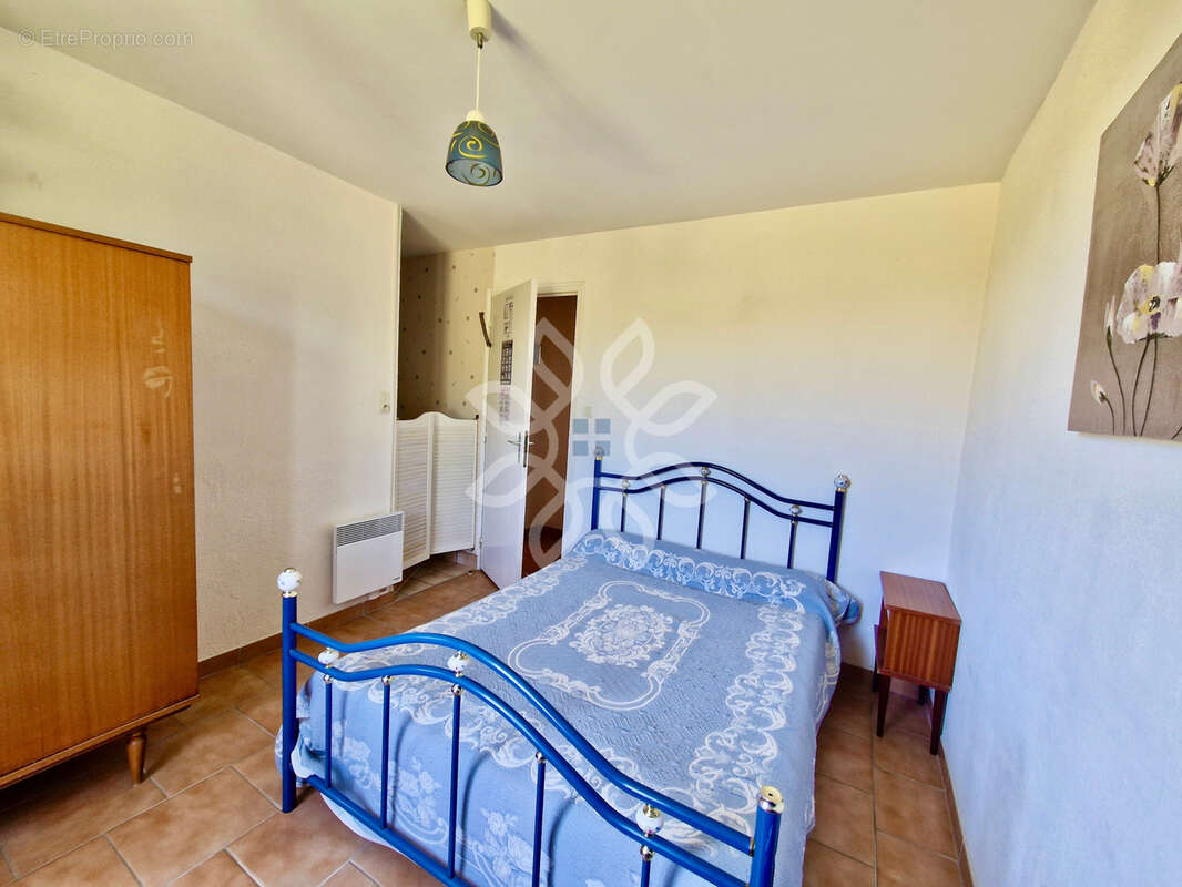 Maison à SAINTE-EUGENIE-DE-VILLENEUVE