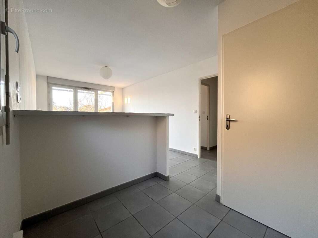 Saint-simon - spacieux t2 de 41,60m² avec balcon et 2 places de parkings - photo 6