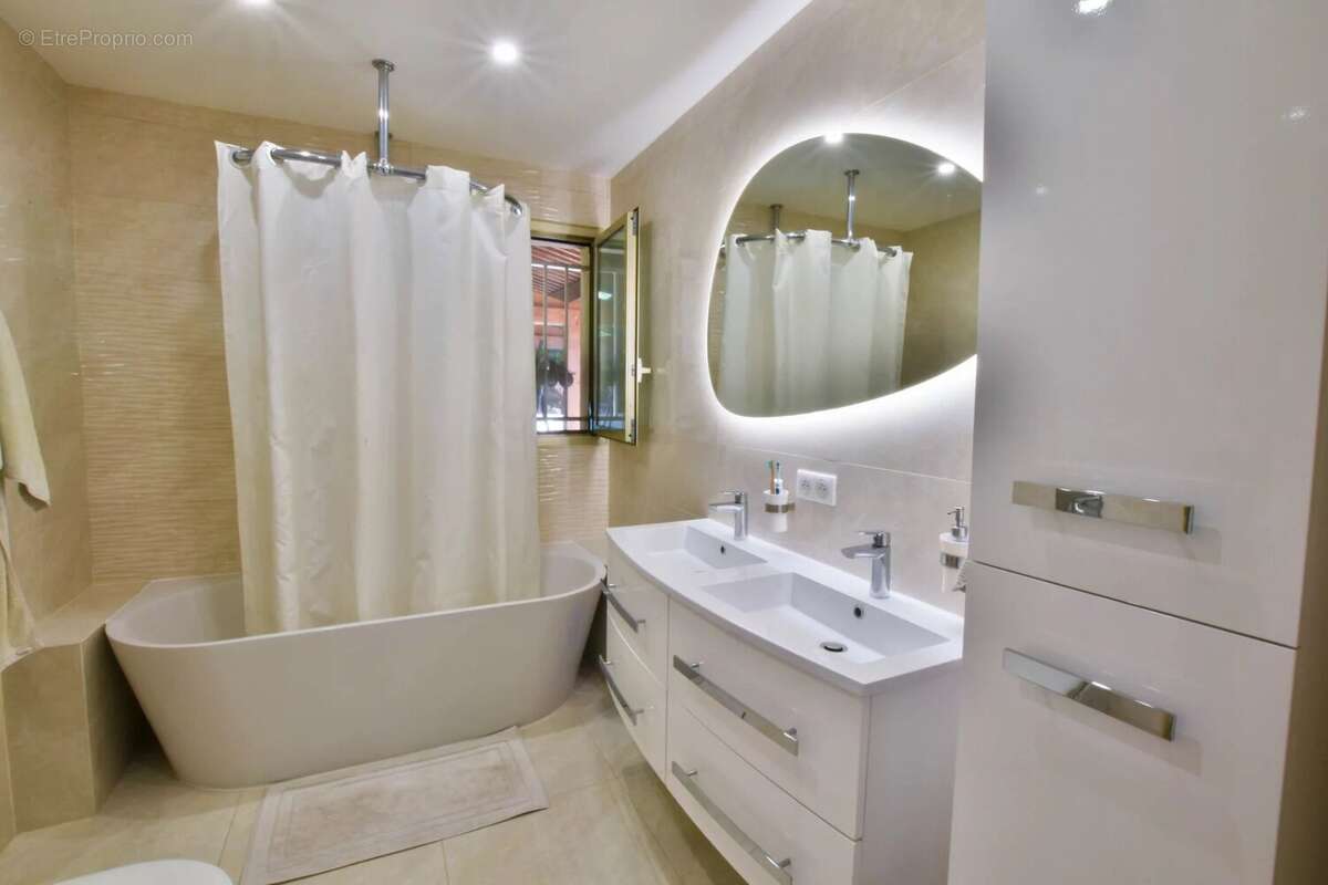 NICE CREMAT - Villa familiale avec piscine et terrains de jeux - photo 9