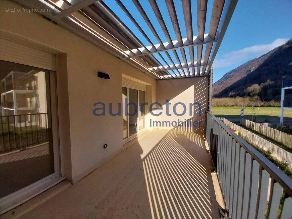 Appartement à COGNIN-LES-GORGES