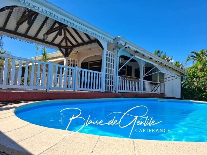 Maison à BAIE-MAHAULT