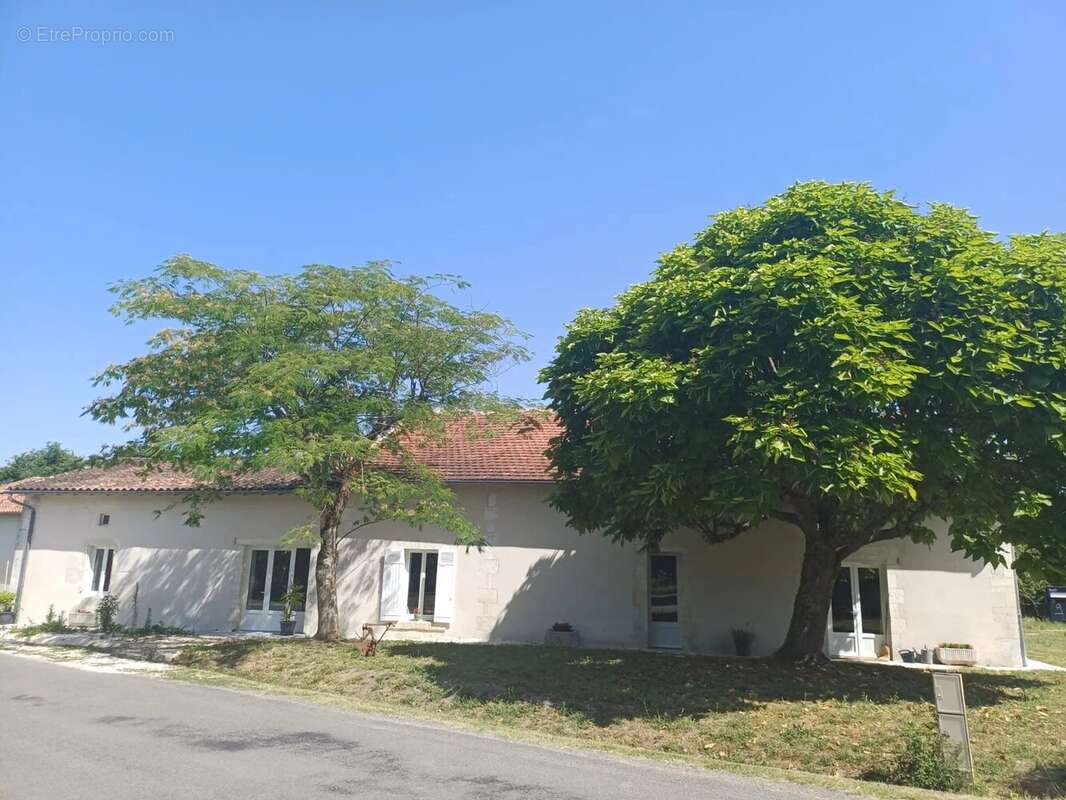 Maison à CHALAIS
