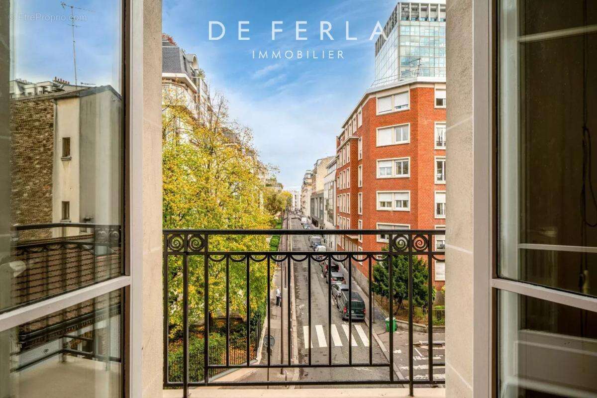 Appartement à PARIS-15E