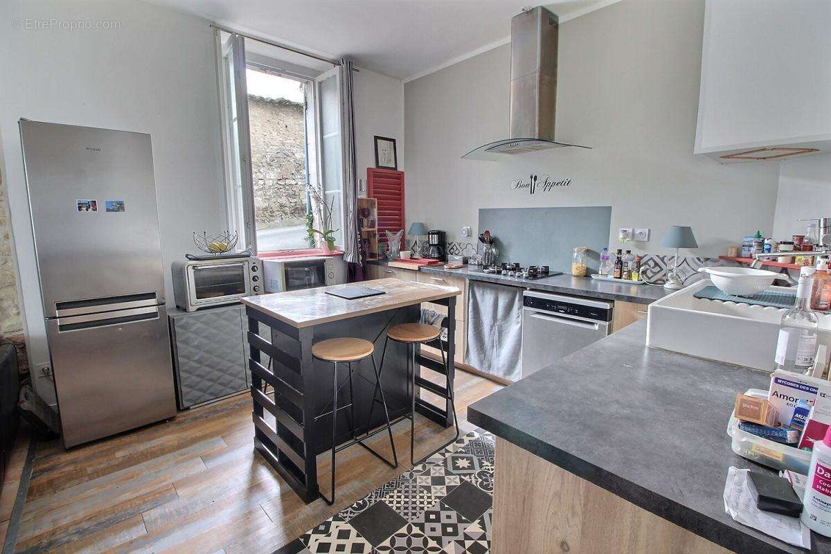 Maison à MORTAGNE-SUR-GIRONDE