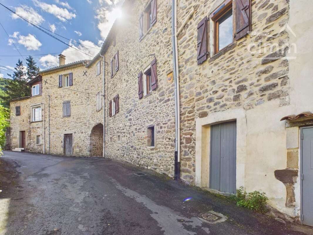 Appartement à GAGNIERES