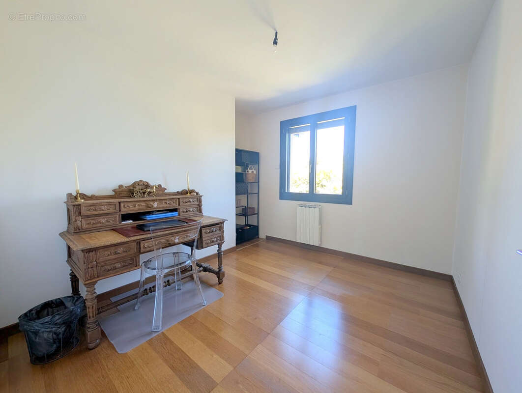 Pavillon sur sous-sol, terrain paysager 1760m2 - photo 7