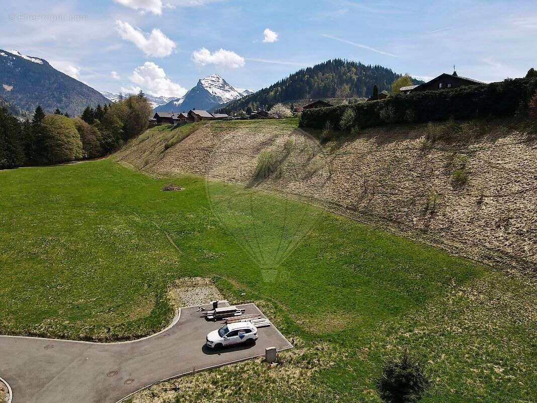 Terrain à MONTRIOND
