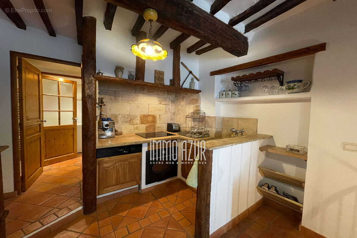 Appartement à TOURRETTES-SUR-LOUP