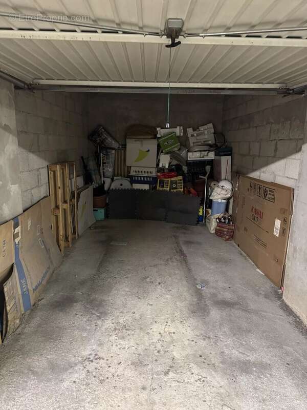 Parking à MARSEILLE-4E