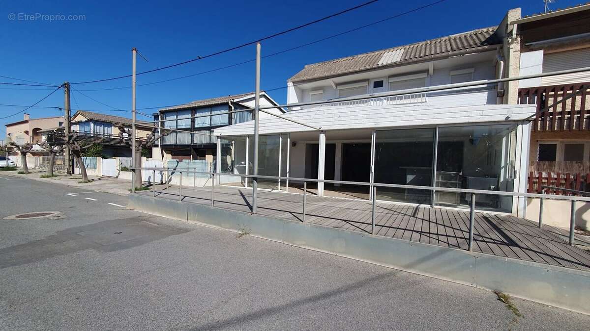 Commerce à GRUISSAN