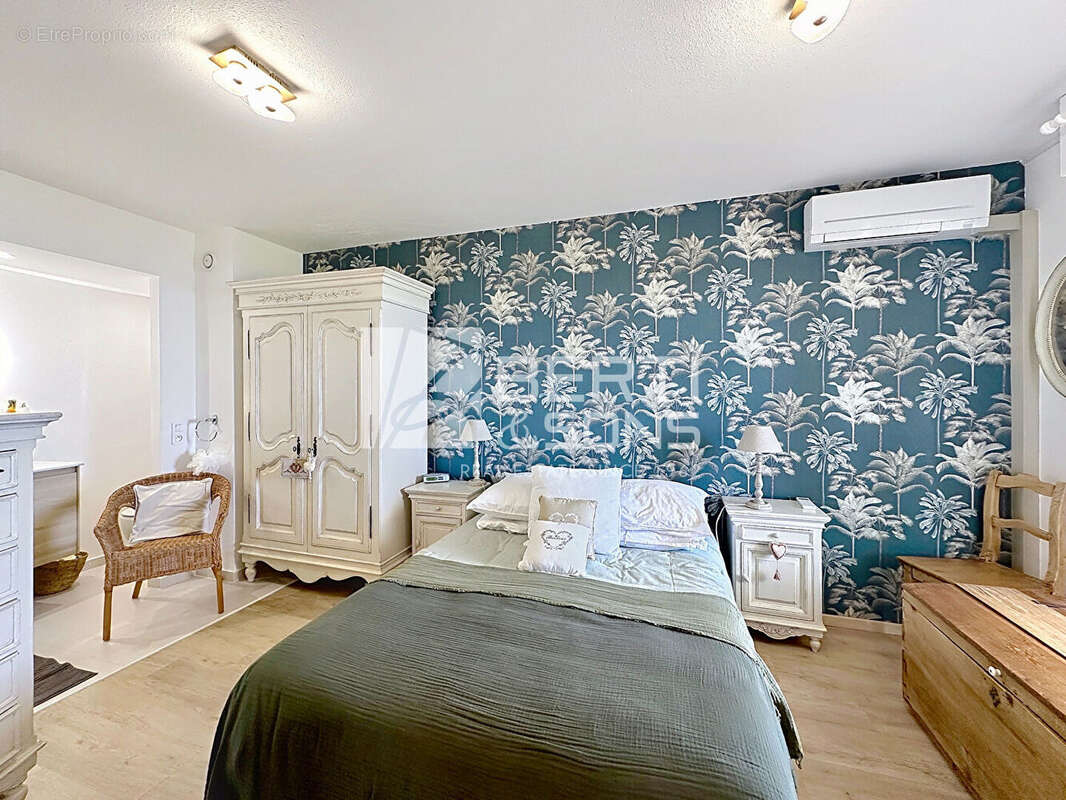 Appartement à MANDELIEU-LA-NAPOULE