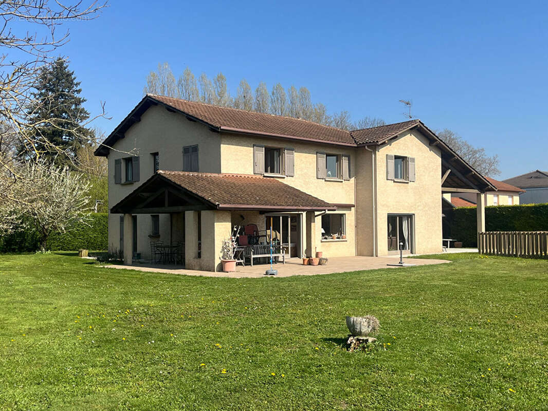 Maison à CHAVANOZ
