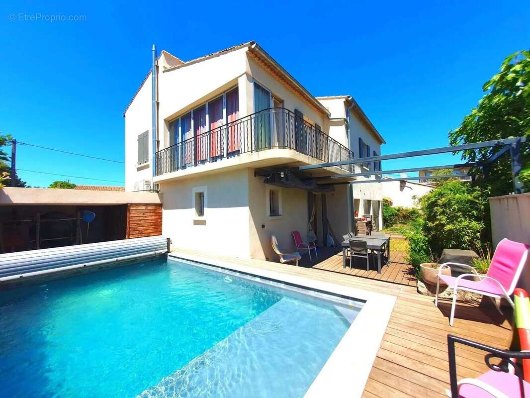 Maison à L'ISLE-SUR-LA-SORGUE