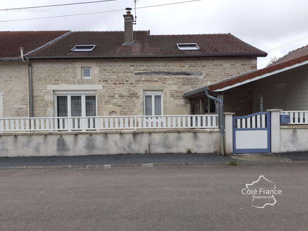 Maison à GILLANCOURT