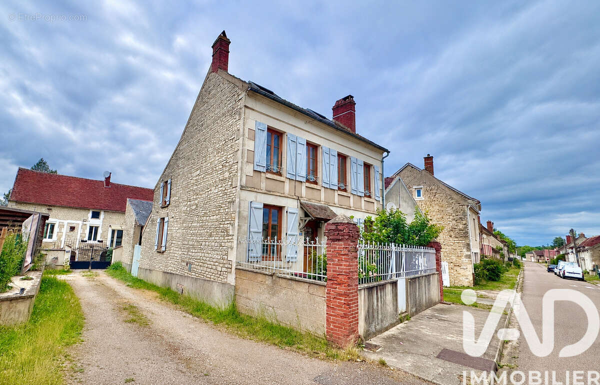 Photo 2 - Maison à SAINTE-PALLAYE