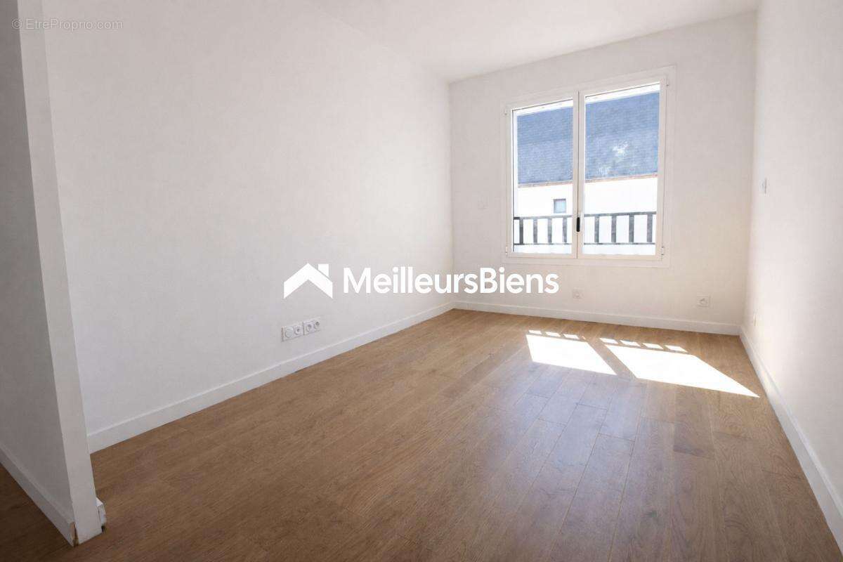 Maison à SAINT-MAUR-DES-FOSSES