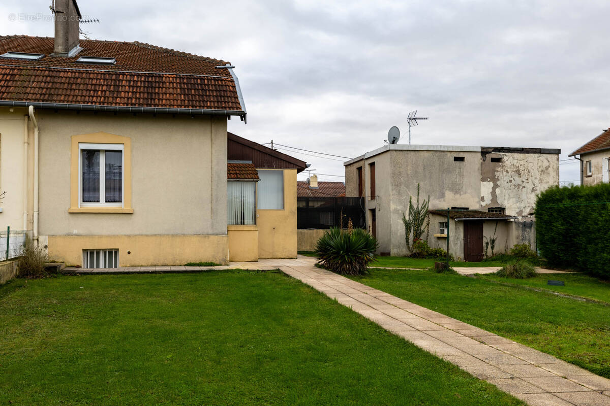 Maison à SAINTE-MARIE-AUX-CHENES