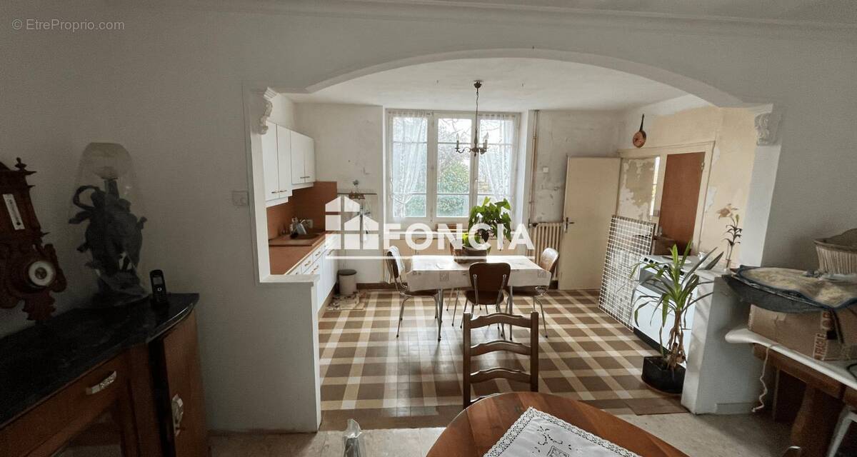 Maison à TUFFE
