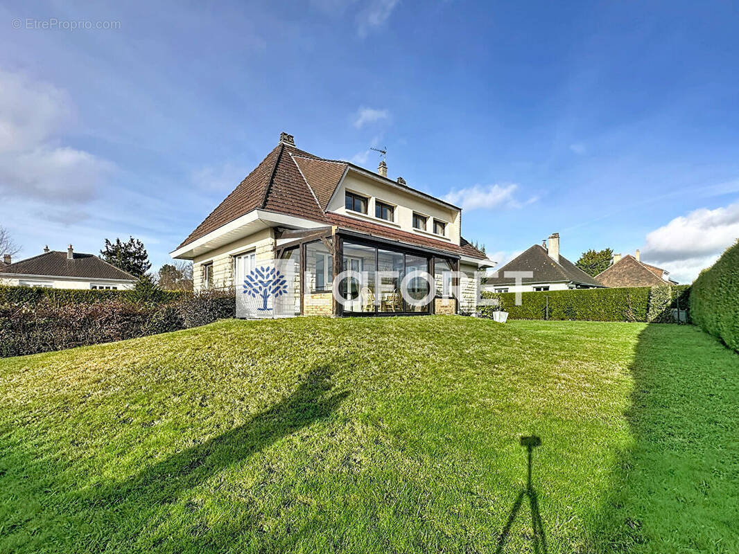 Maison à FRANQUEVILLE-SAINT-PIERRE