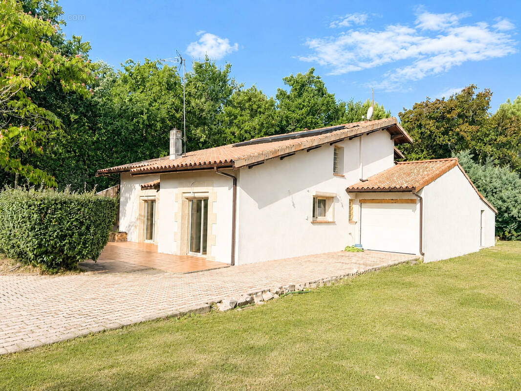 Maison 6 pièces 171 m² · à Hourtin · 171 m² · 470 500 €