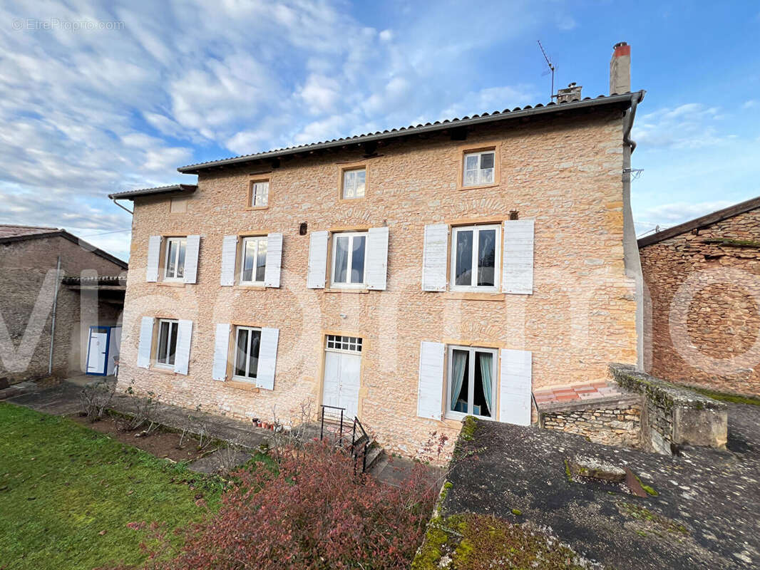 Maison à VILLEFRANCHE-SUR-SAONE
