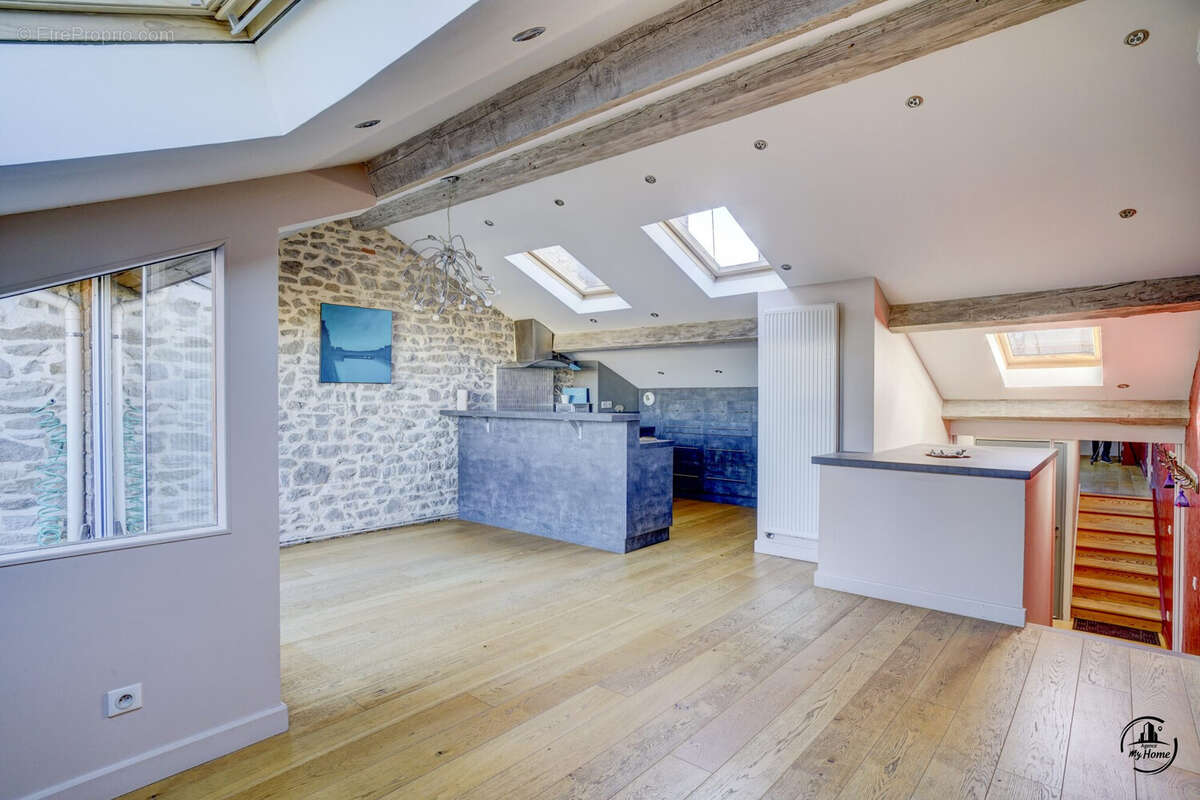 Appartement à SAINT-ETIENNE