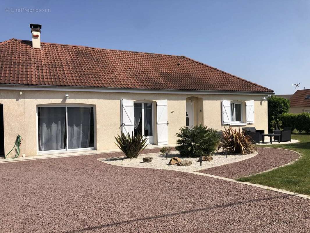 Maison à LA CHAPELLE-SUR-OREUSE