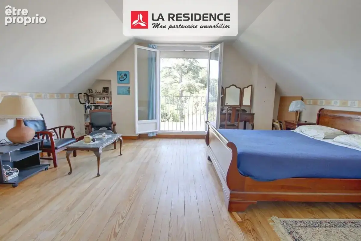 Maison 6 pièces 132 m² à vendre à Le Mesnil-Saint-Denis (78320) - photo 6