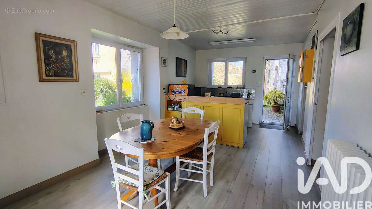 Photo 2 - Maison à SAINT-PIERRE-LE-VIEUX