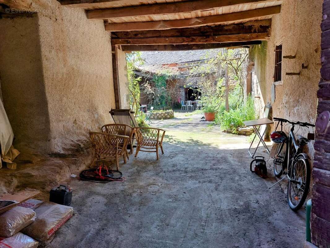 Maison à JOUQUEVIEL