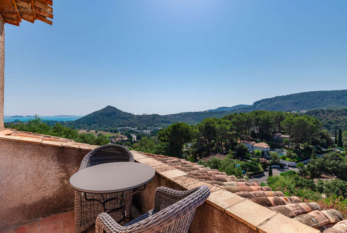 Maison à MANDELIEU-LA-NAPOULE