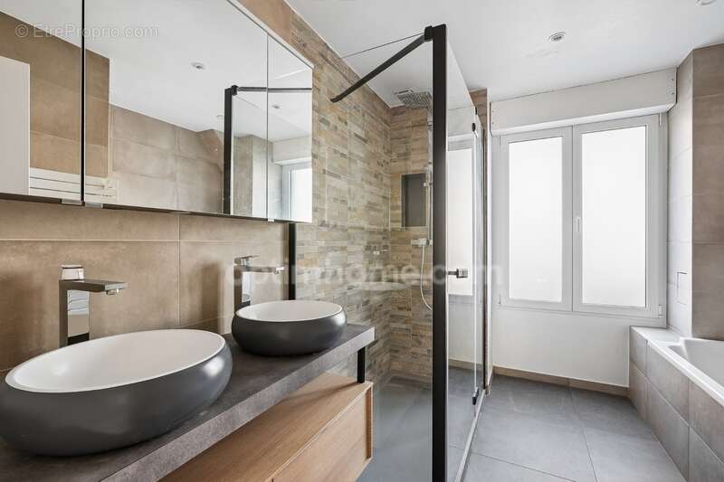Appartement à ISSY-LES-MOULINEAUX