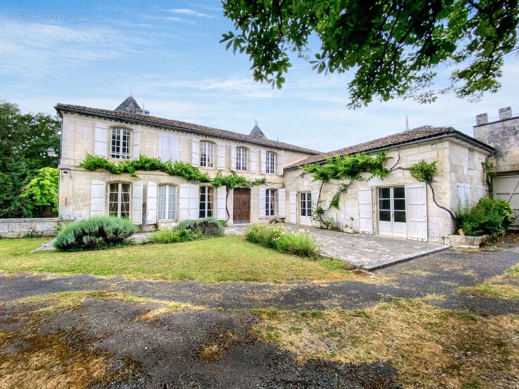 Maison à GOND-PONTOUVRE