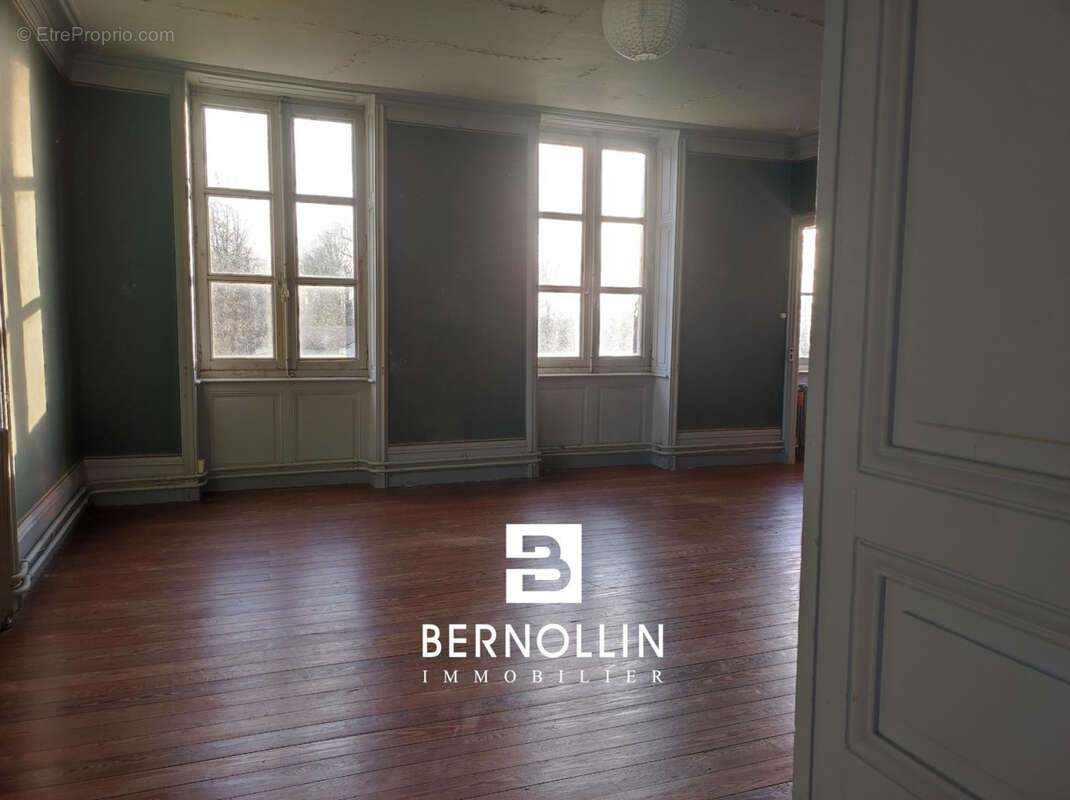 Maison à SIMANDRE-SUR-SURAN