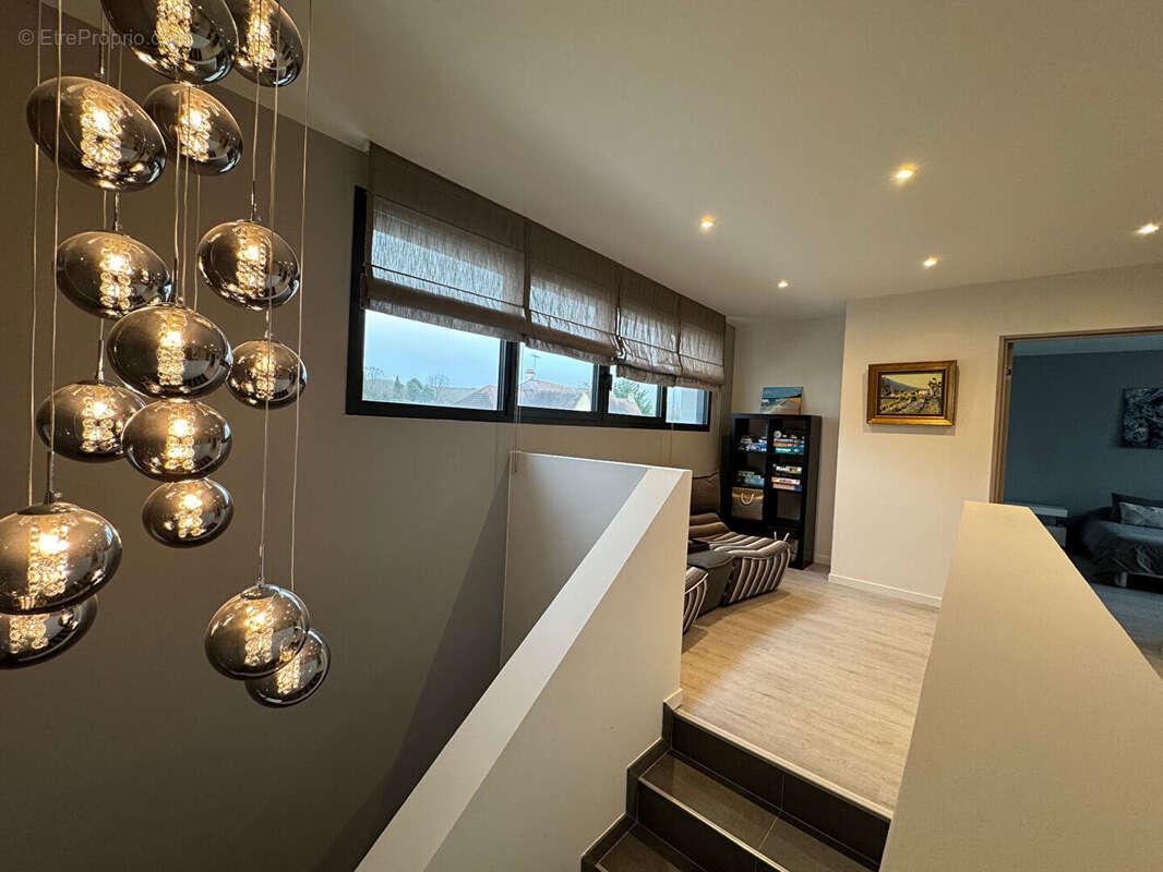 Maison à SAINT-NOM-LA-BRETECHE